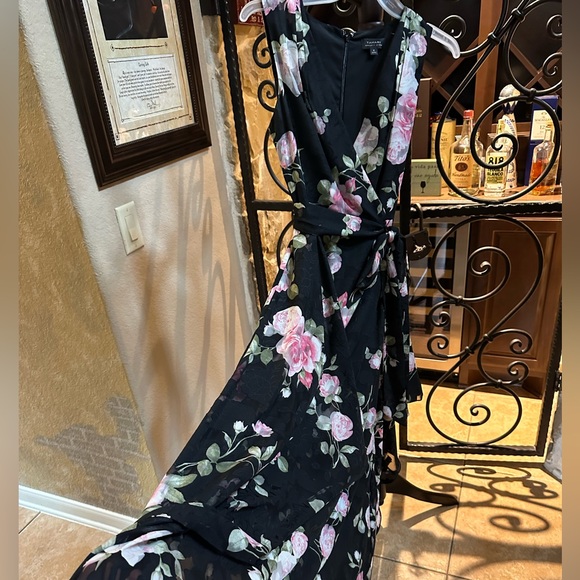 Tahari black and floral Arthur S. Levine dress - Picture 5 of 7